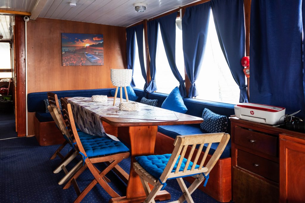Yacht Indoor Space